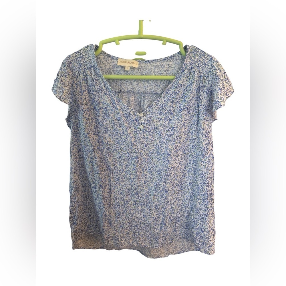 Fairycore Cynthia Rowley Blue and White Floral V-Neck Blouse | Size L